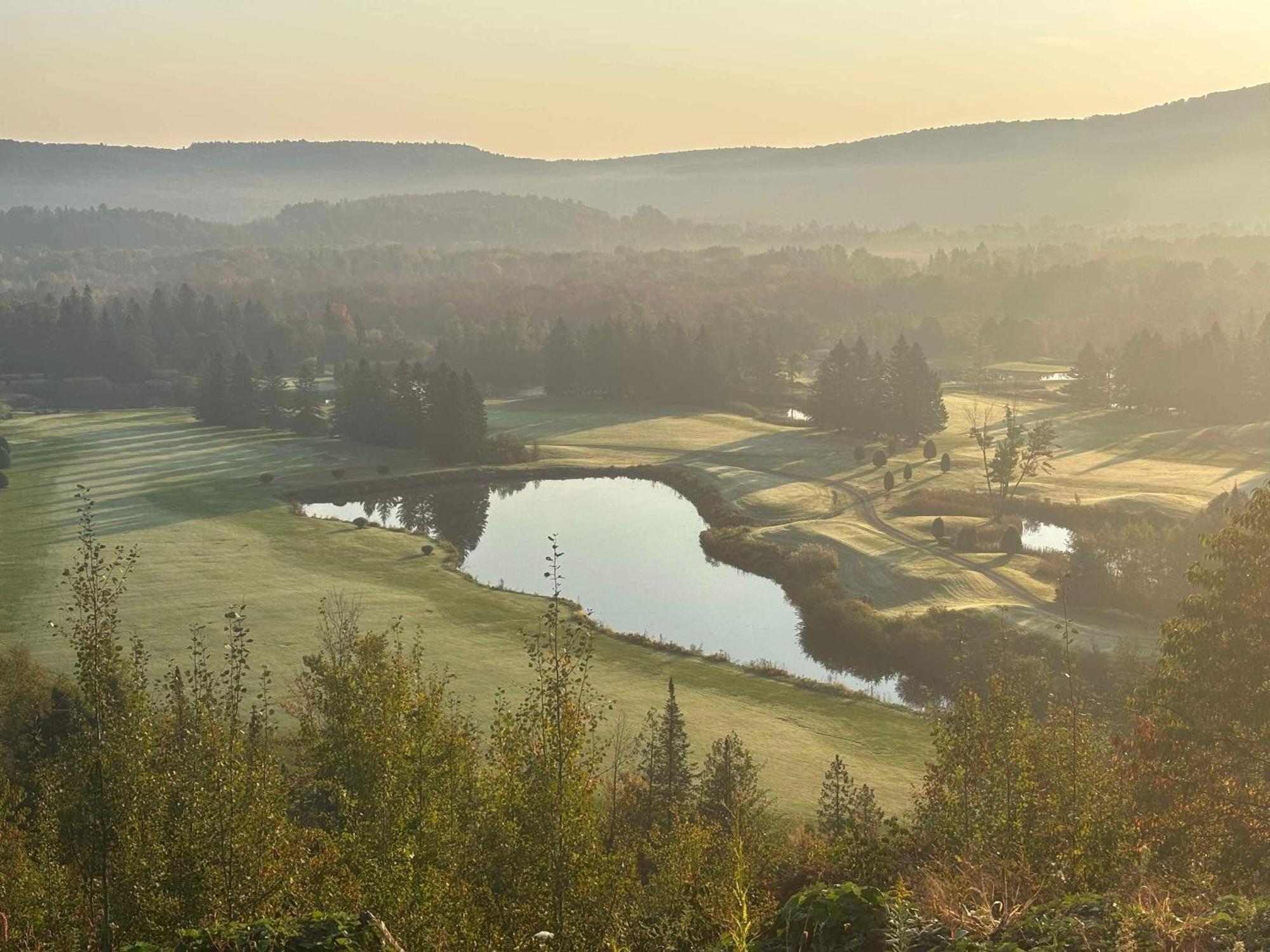 Vila Le Sommet Du Golf Avec Spa Saint Jean De Matha Exteriér fotografie